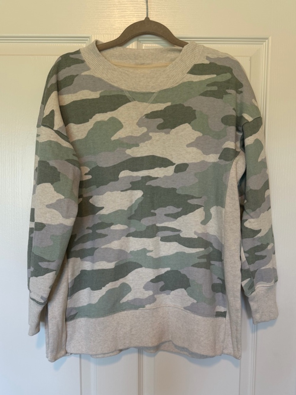 aerie Camo Crewneck Sweater - Green, Gray & Cream